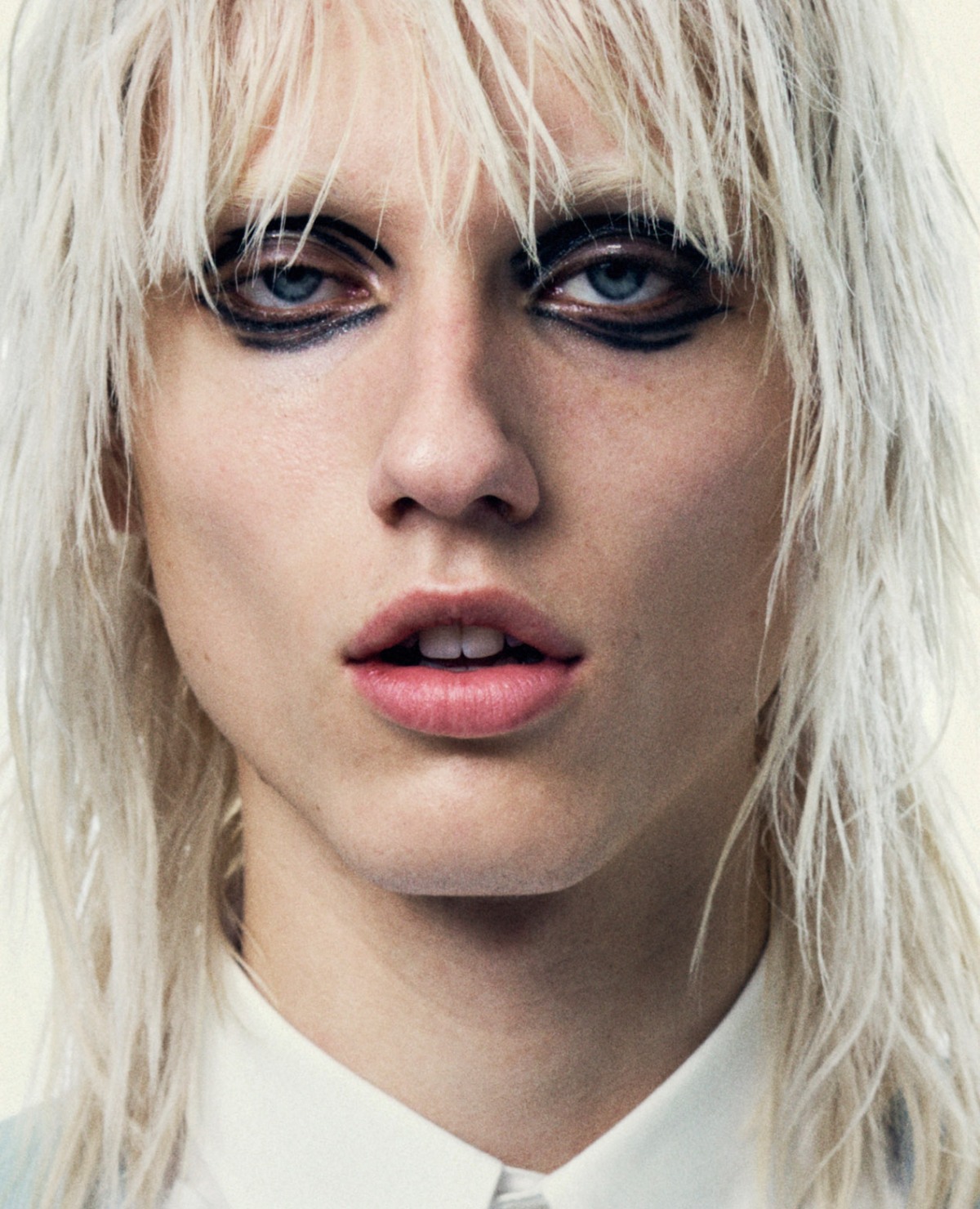 Benelux Showcase issue 959 cover by: Oriane Verstraeten rep. by ILA Studio, for Numero NL